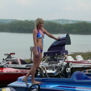 Hotboats_and_babes_277.jpg