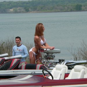 Hotboats_and_babes_325.jpg