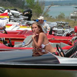 Hotboats_and_babes_340.jpg