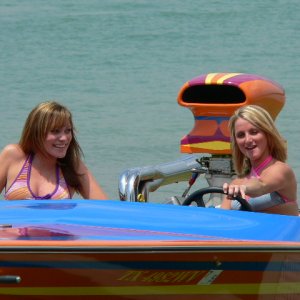 Hotboats_and_babes_367.jpg