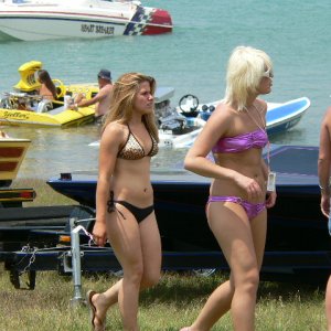 Hotboats_and_babes_371.jpg