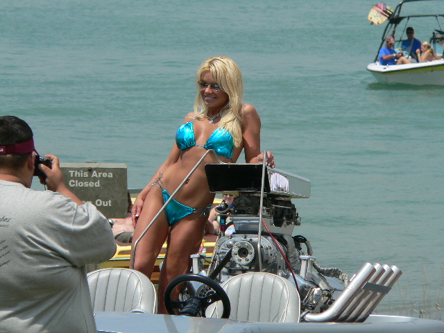 Hotboats_and_babes_358.jpg