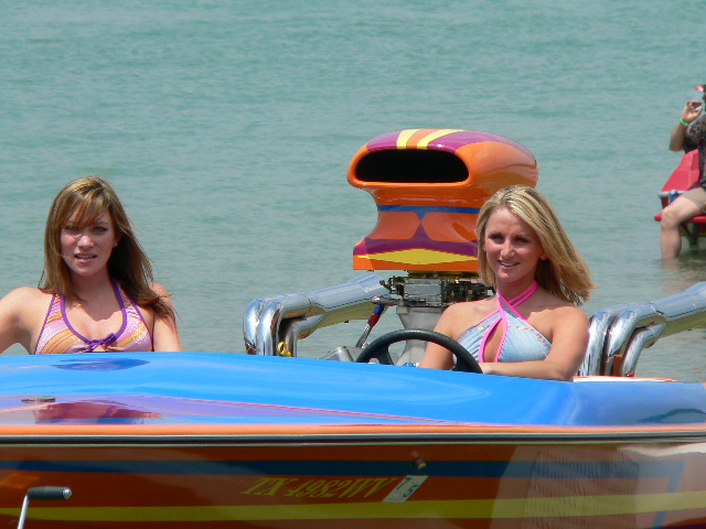 Hotboats_and_babes_369.jpg